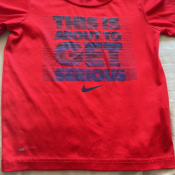 Nike toddler red crew neck T-shirt - Picture 6 of 6
